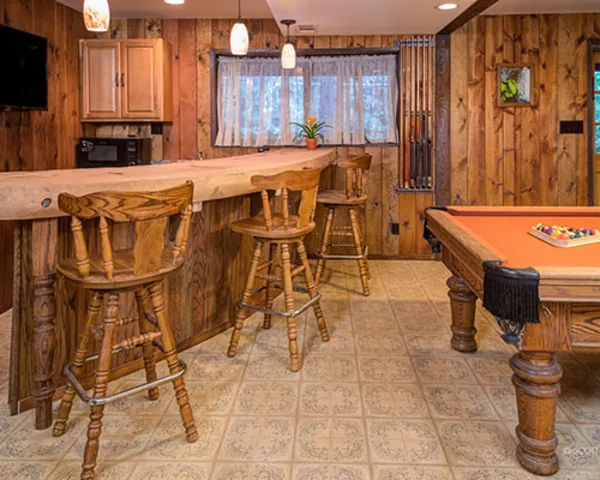 Game Room Bar/Kitchenette